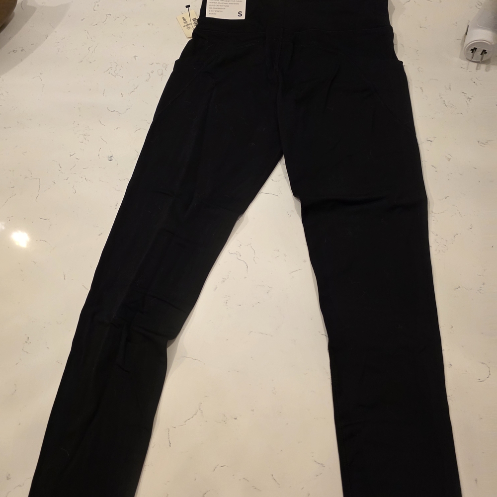 Aeropostale Black Ankle Pants Sz Small NWT